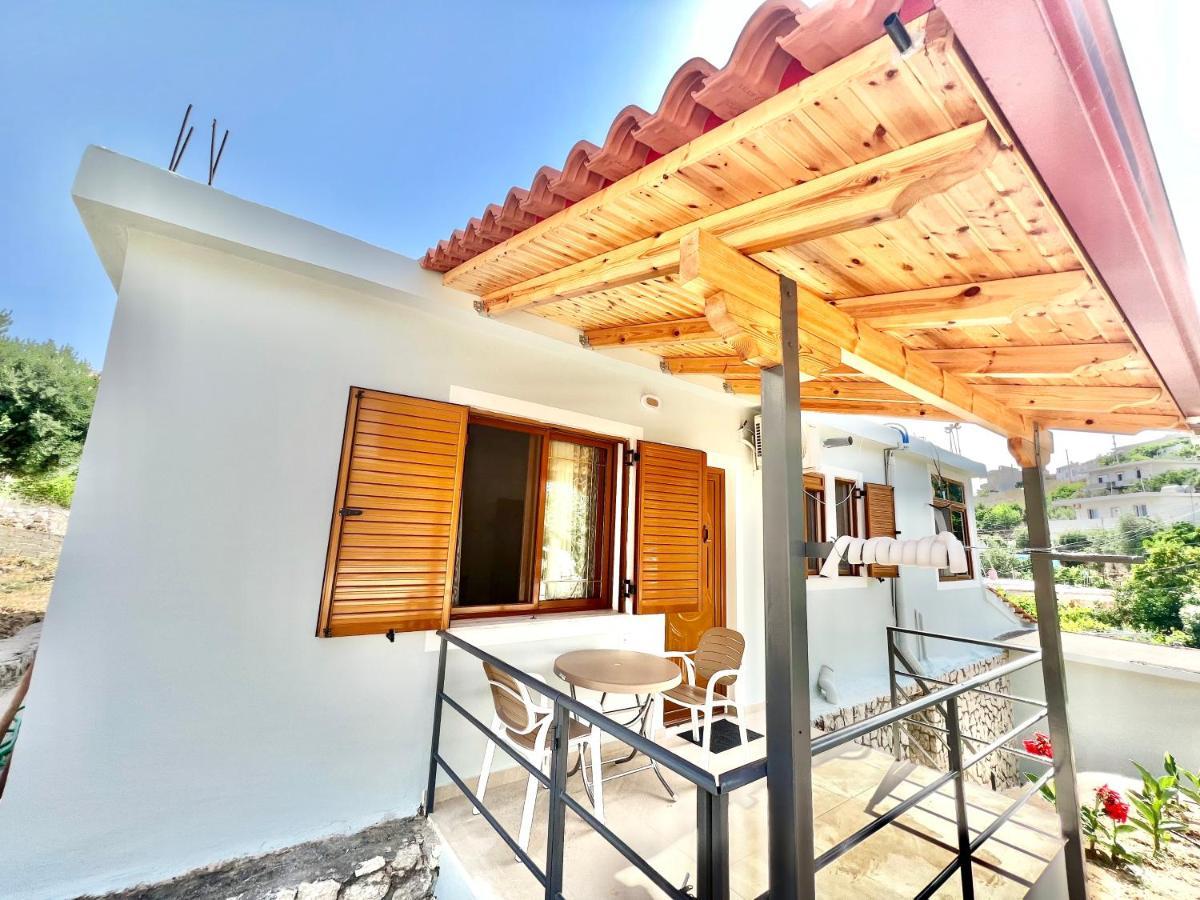 Coral Guesthouse סרנדה מראה חיצוני תמונה