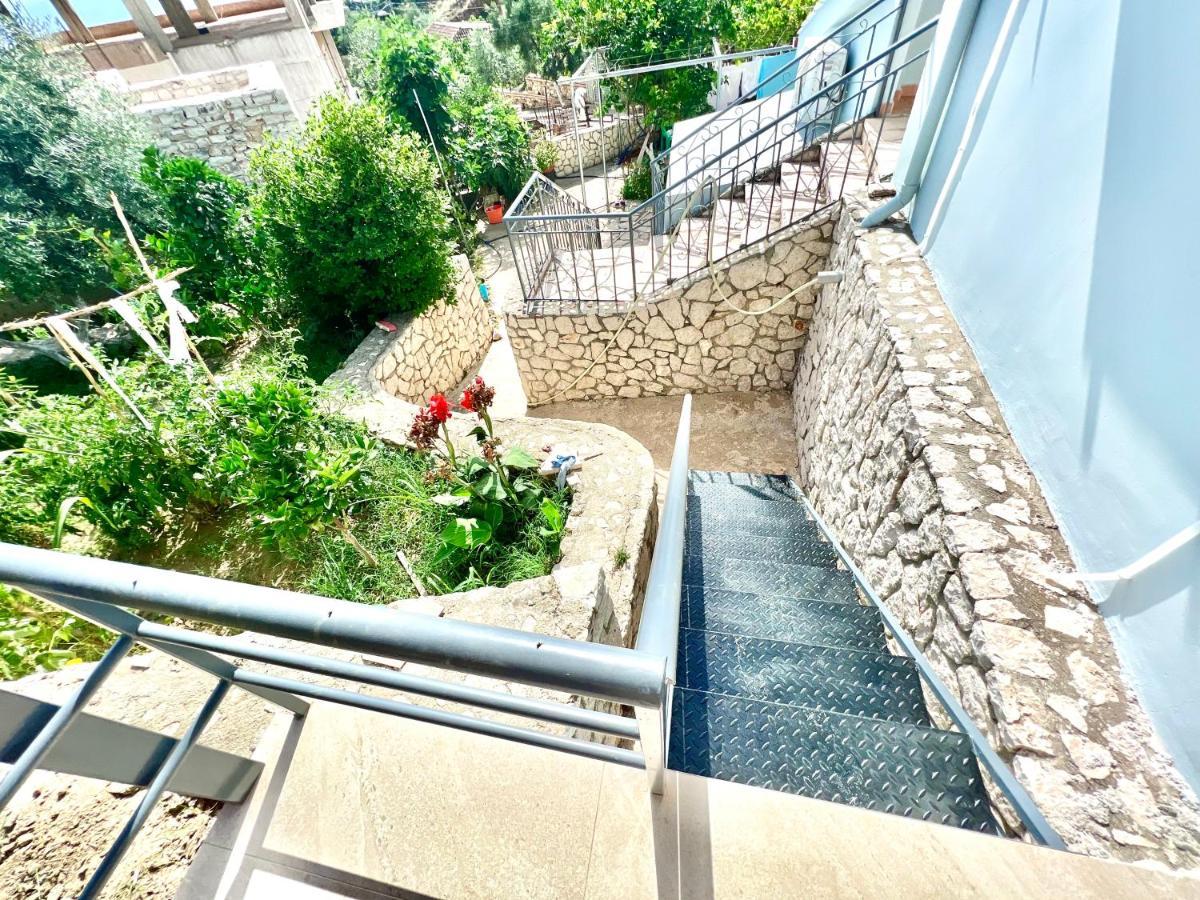 Coral Guesthouse סרנדה מראה חיצוני תמונה