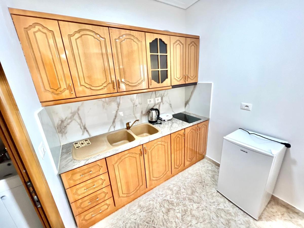 Coral Guesthouse סרנדה מראה חיצוני תמונה