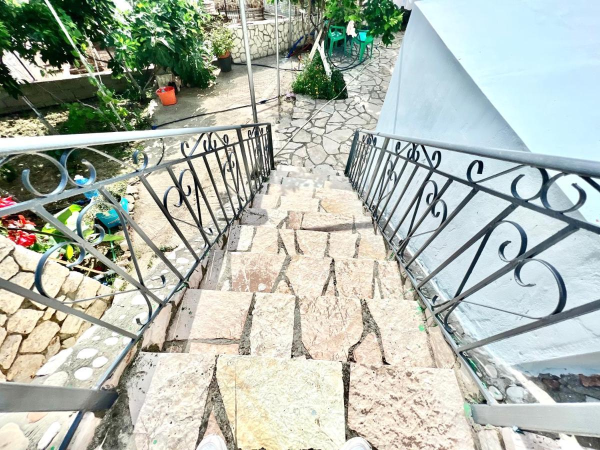 Coral Guesthouse סרנדה מראה חיצוני תמונה