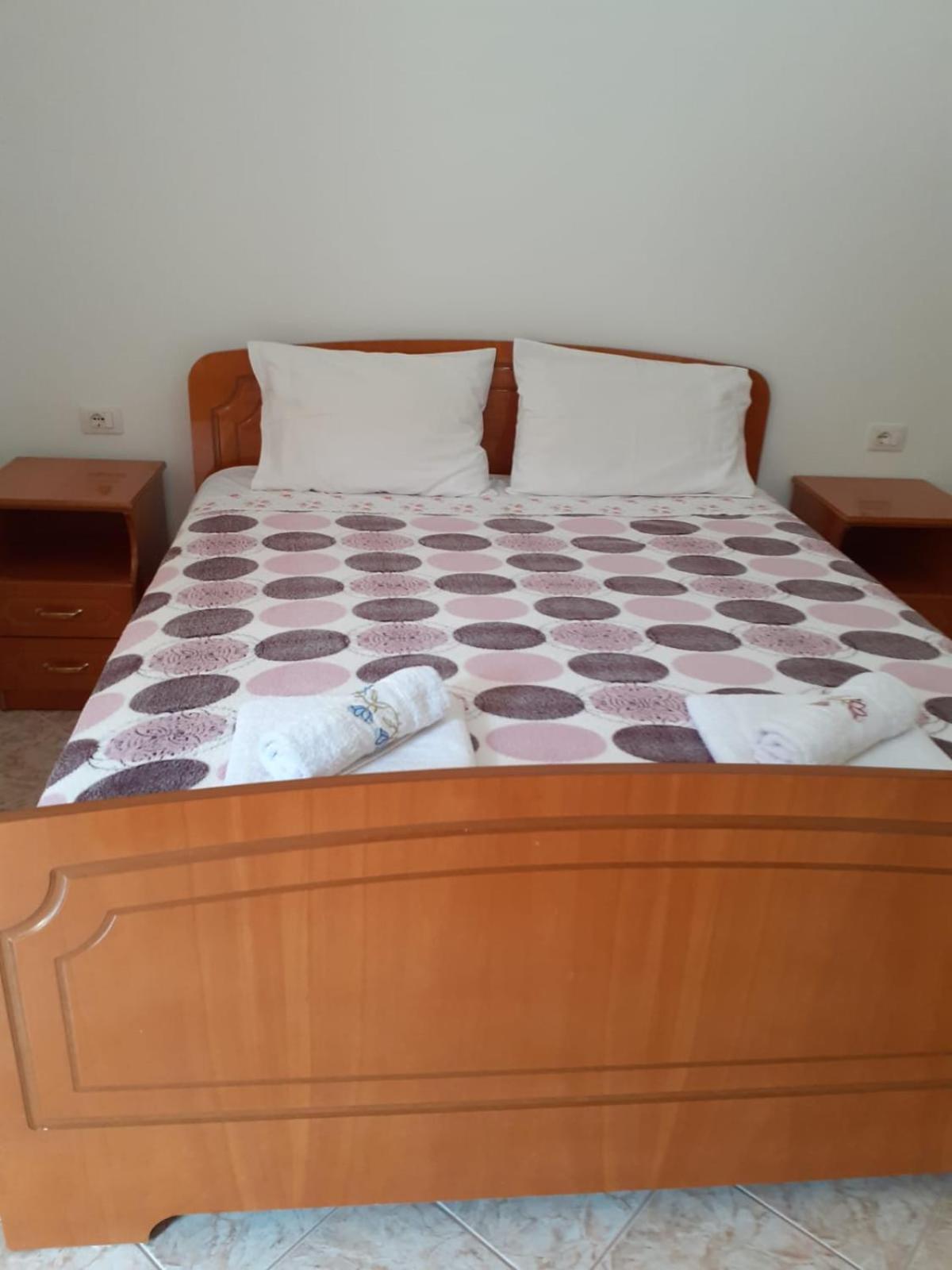 Coral Guesthouse סרנדה מראה חיצוני תמונה