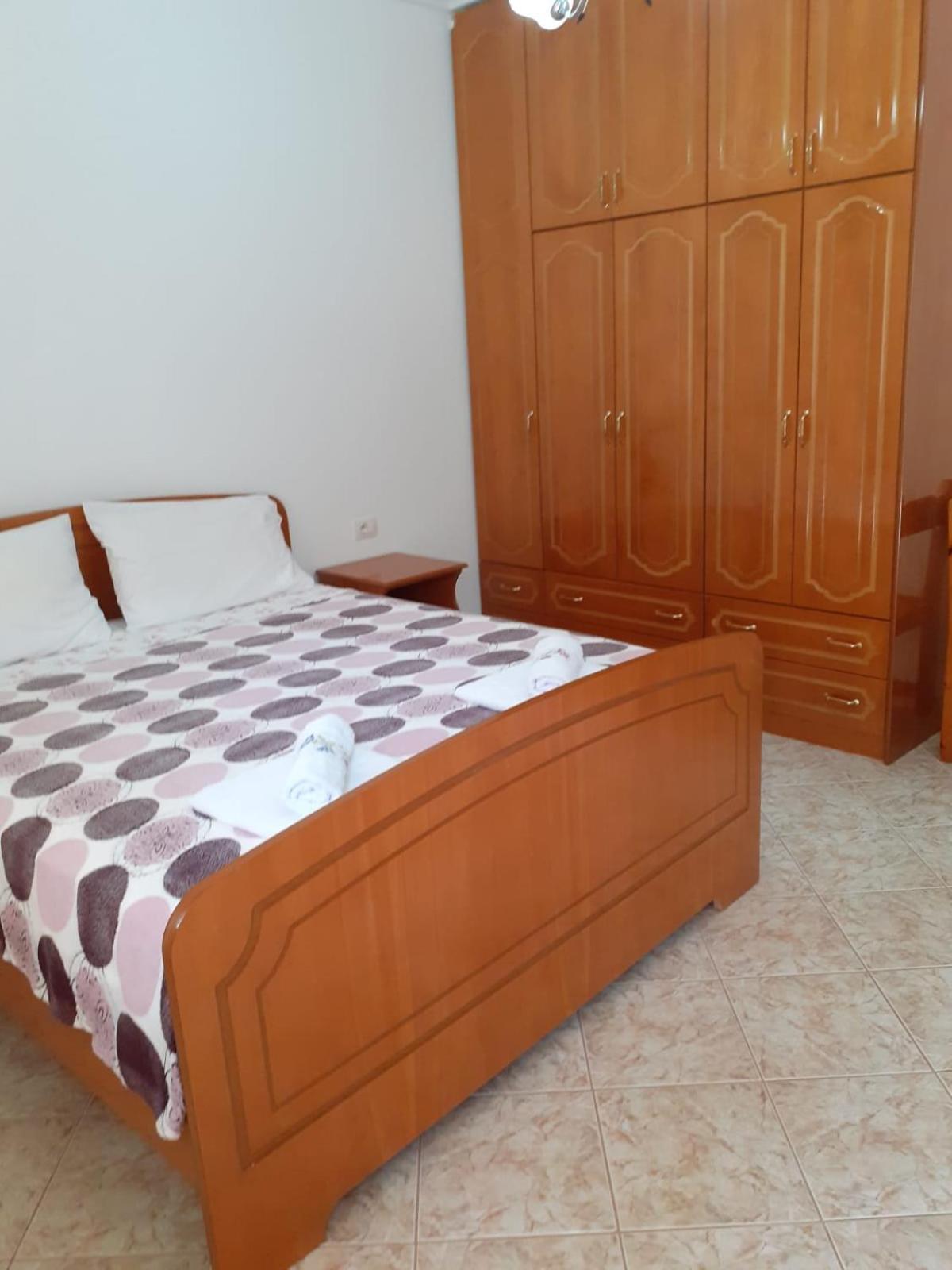 Coral Guesthouse סרנדה מראה חיצוני תמונה