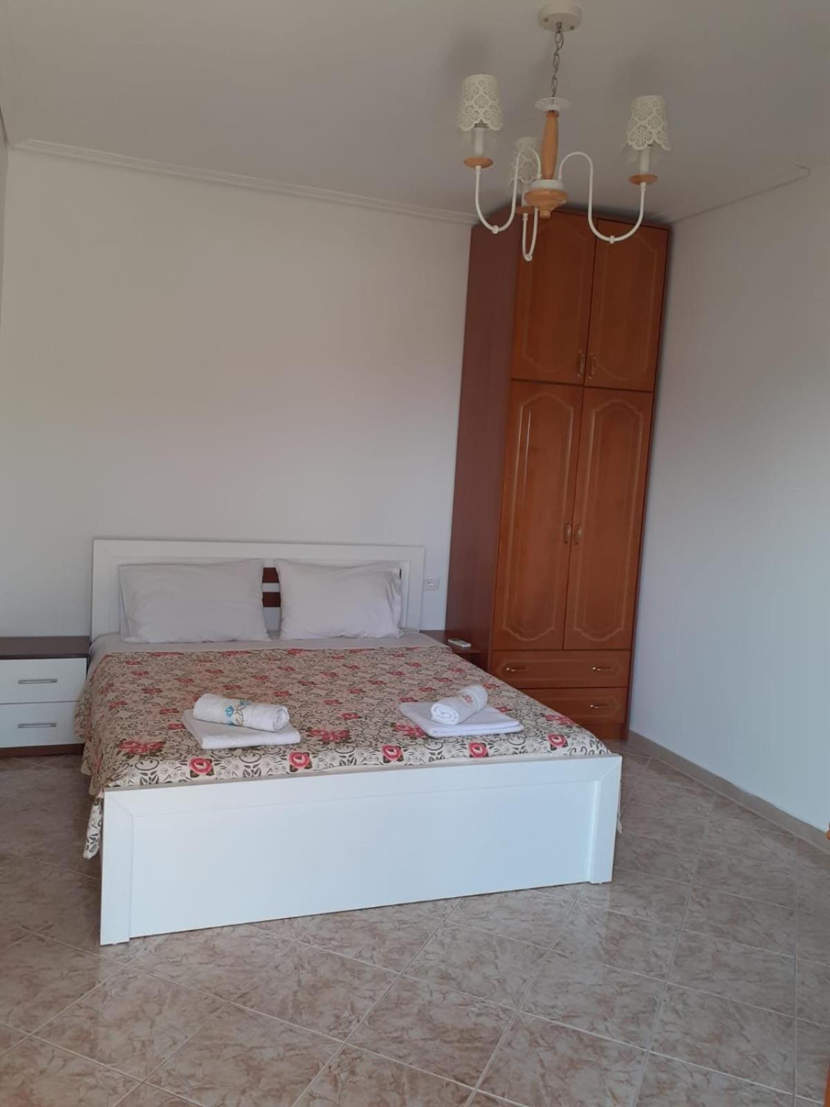Coral Guesthouse סרנדה מראה חיצוני תמונה