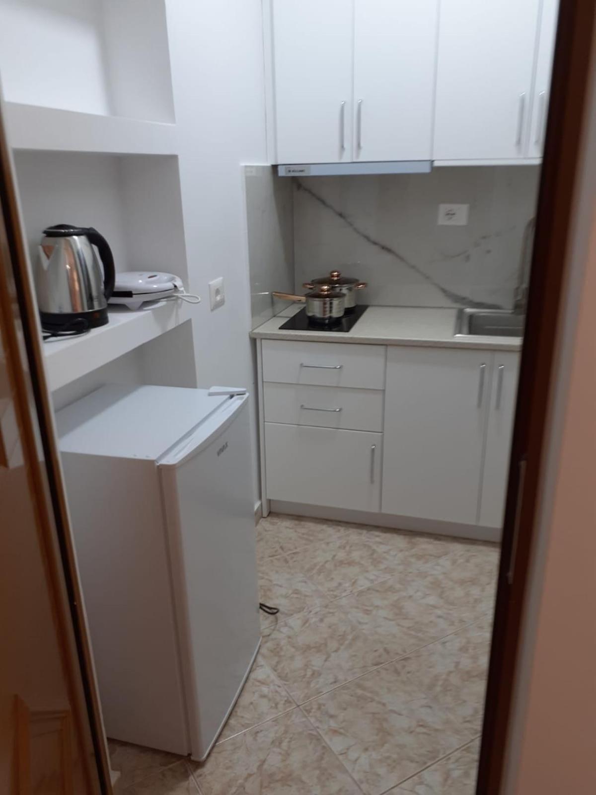 Coral Guesthouse סרנדה מראה חיצוני תמונה