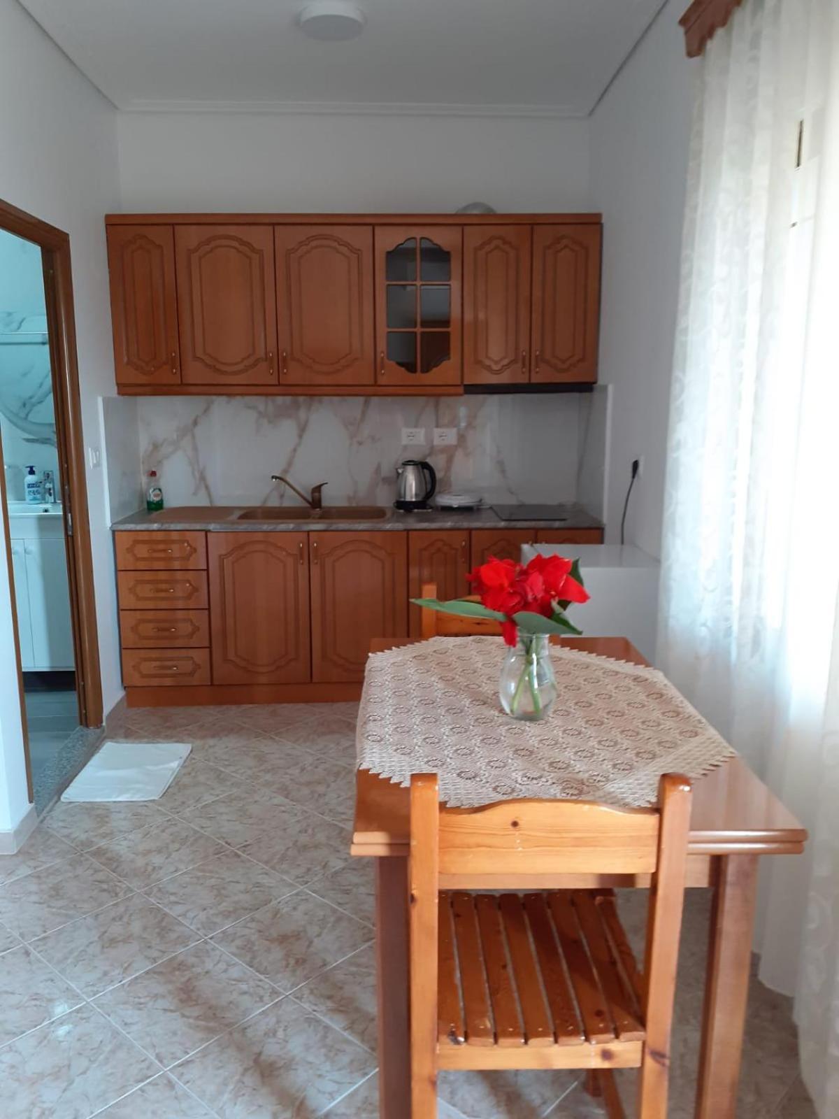 Coral Guesthouse סרנדה מראה חיצוני תמונה