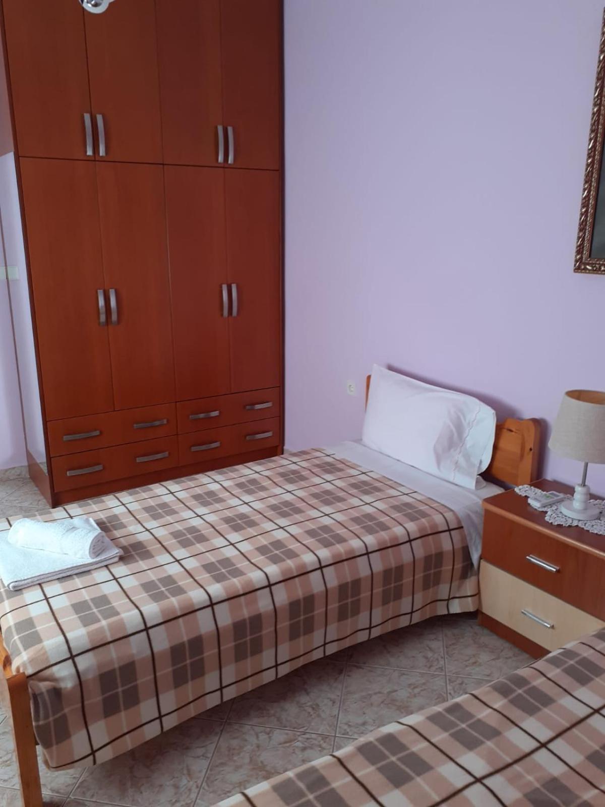 Coral Guesthouse סרנדה מראה חיצוני תמונה