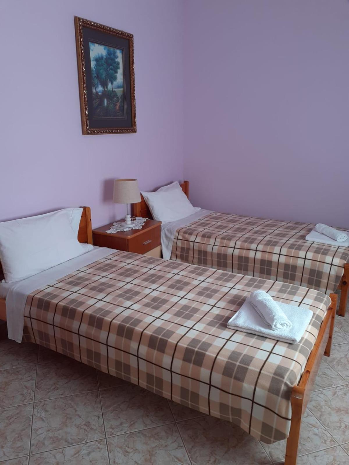 Coral Guesthouse סרנדה מראה חיצוני תמונה