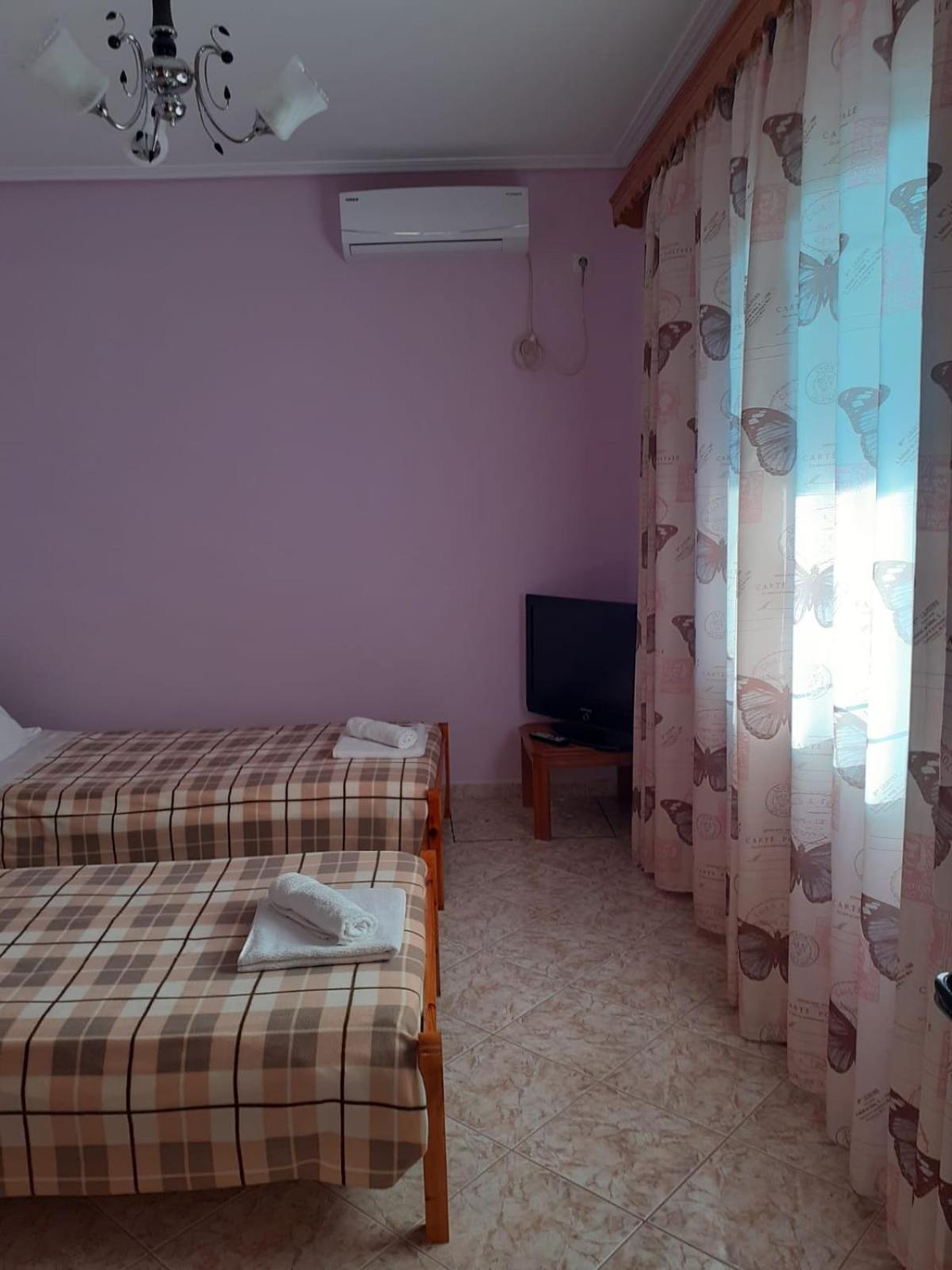 Coral Guesthouse סרנדה מראה חיצוני תמונה