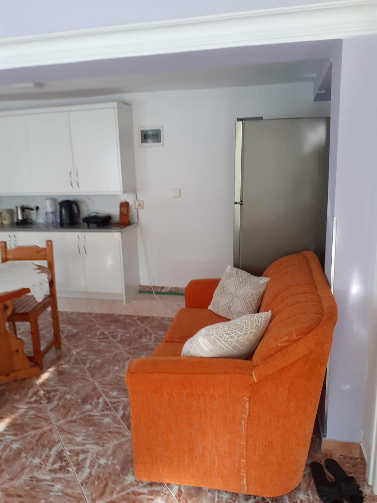 Coral Guesthouse סרנדה מראה חיצוני תמונה